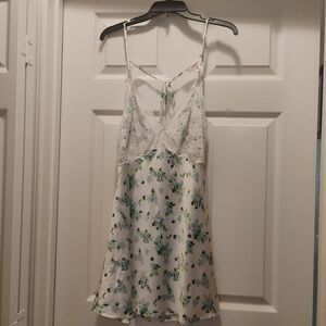 Victoria's Secret White Floral Lace Trim Nightgown Lingerie Beautiful Size L